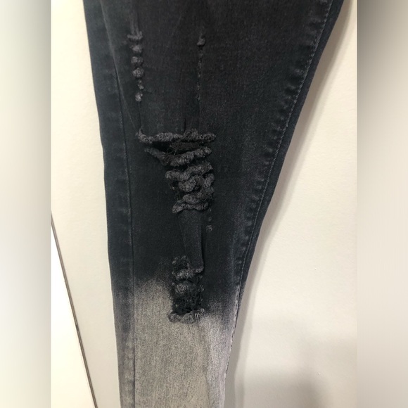 Black and gray men’s jeans with roses size 30. - Picture 4 of 10